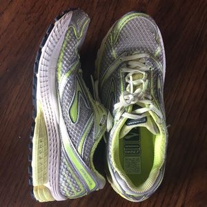 Brook’s Ghost running shoes